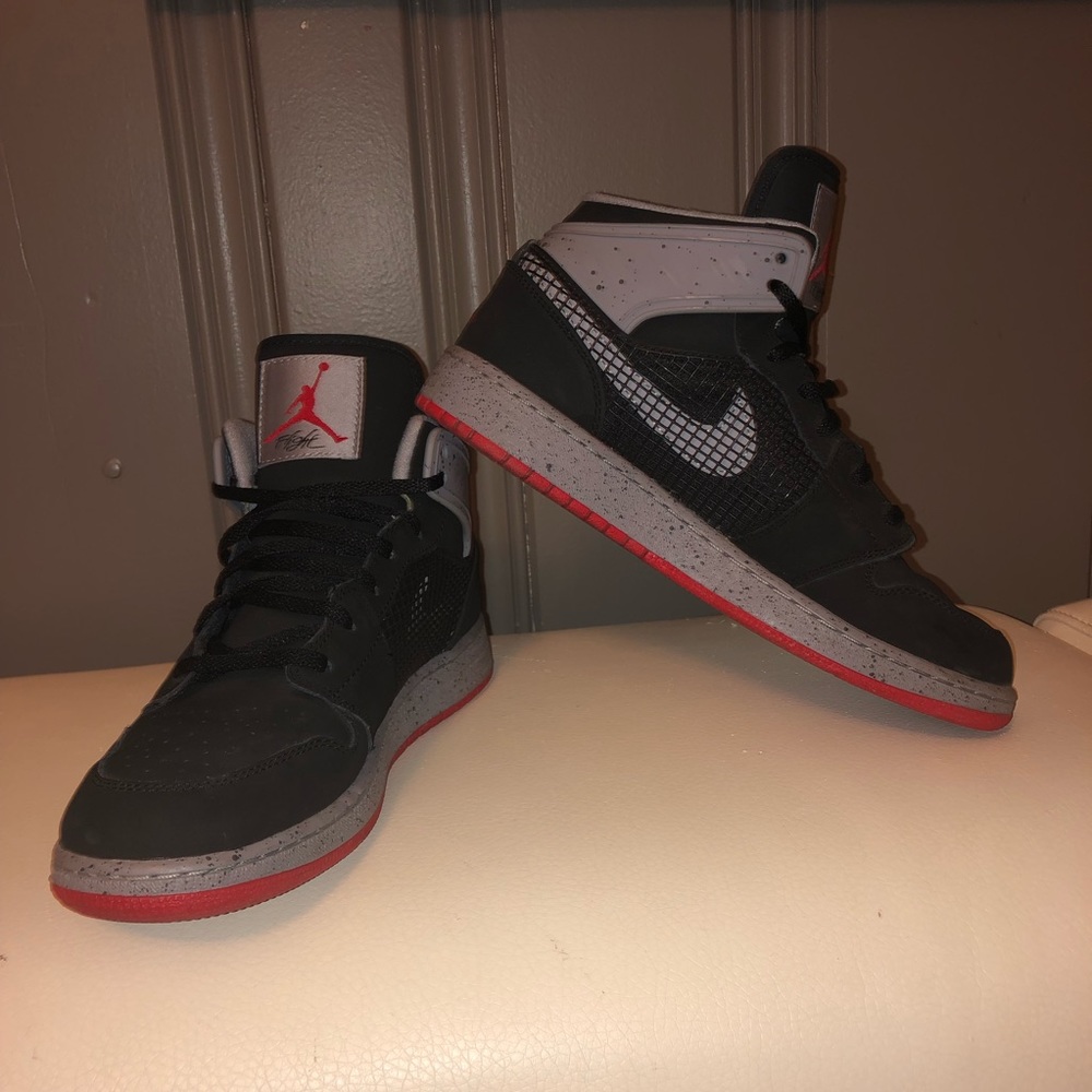 Jordan’s 7y(8.5W)